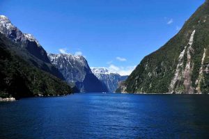 Milford Sound - glaciers, lakes and fiords - Luxury short breaks New Zealand