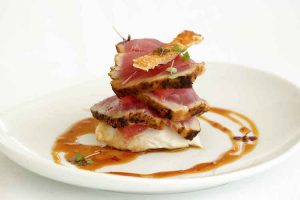 Noosa - seafood lunch - Luxury short breaks Queensland