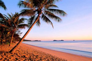 Cairns - Kewarra Palms beach at sunset - Luxury short breaks Queensland